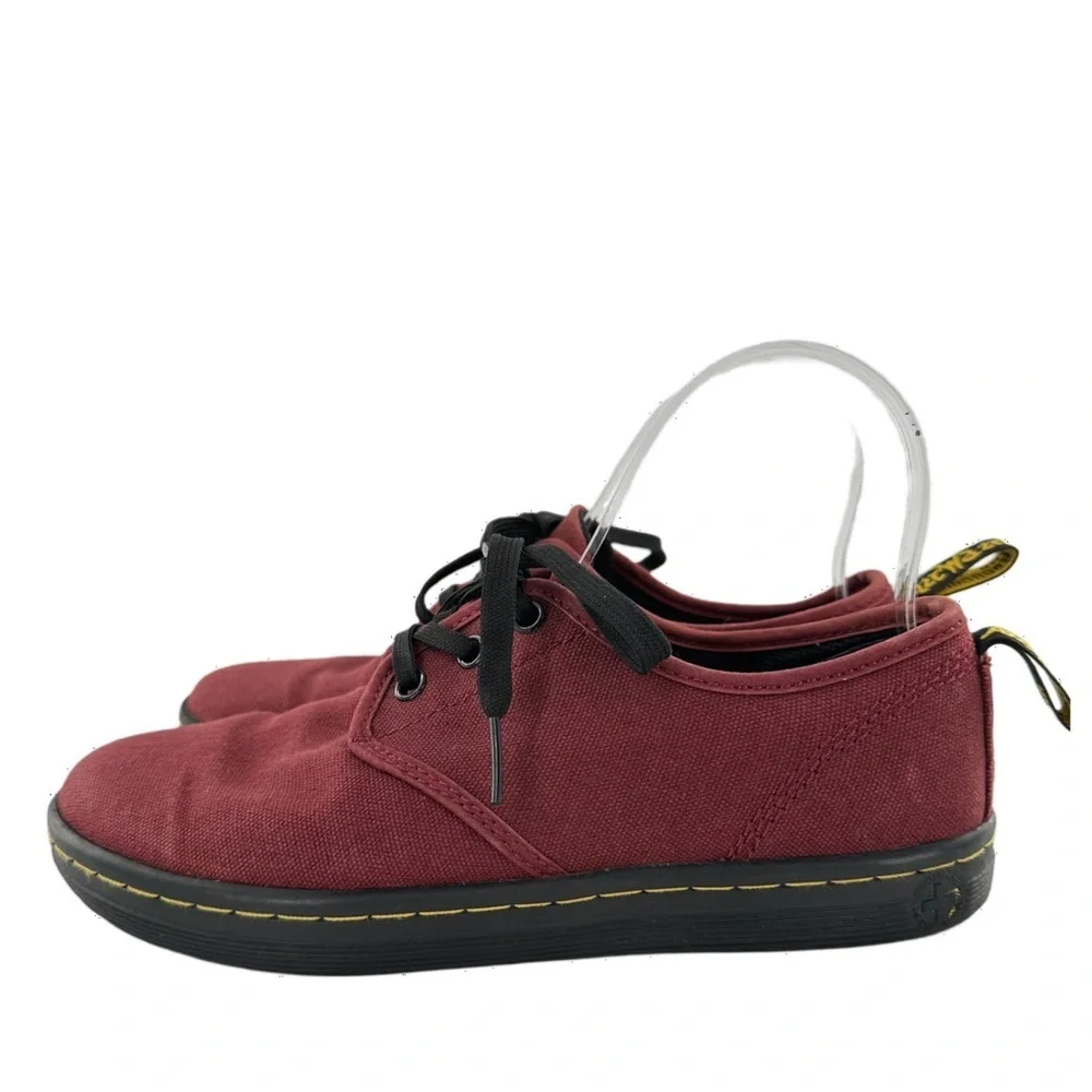 Dr Martens womens Soho flats size 38 7 Burgundy canvas lace up sneakers